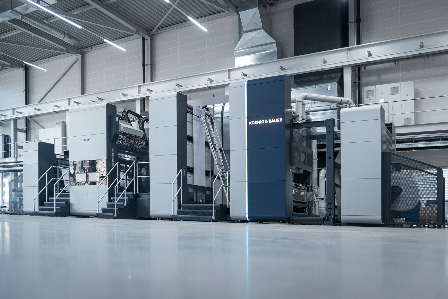 Image of Koenig & Bauer RotaJET L on a pressroom floor