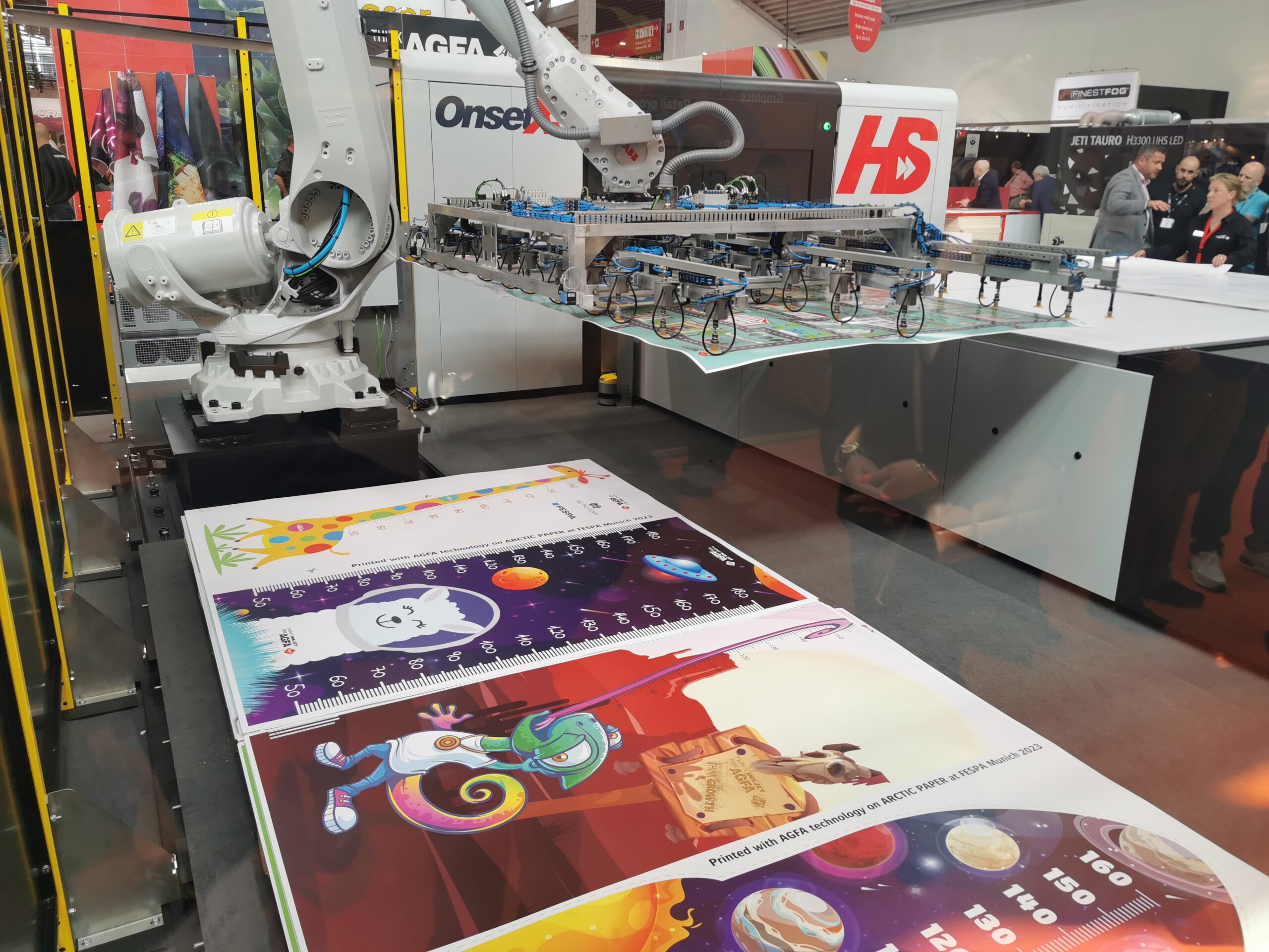 Inca Onset with robotics at Agfa booth at FESPA 2023